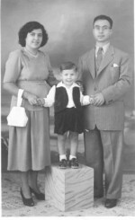 Orhan Suzan Arı with Eren. 1949