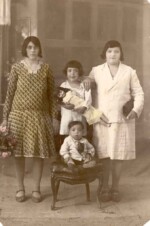 Suzan Arı, her mother Emine Rüstem on right & her younger brother Sinan Üney. Early 1930s